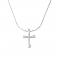 Collier avec pendentif croix en argent