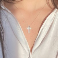 Pendentif croix en argent et cristaux Zirconium