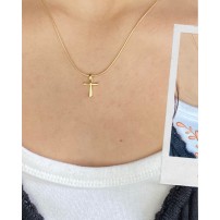 Collier avec pendentif croix plaqué or