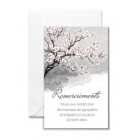 Mignonnette Rsc Arbre en fleur sur un lac