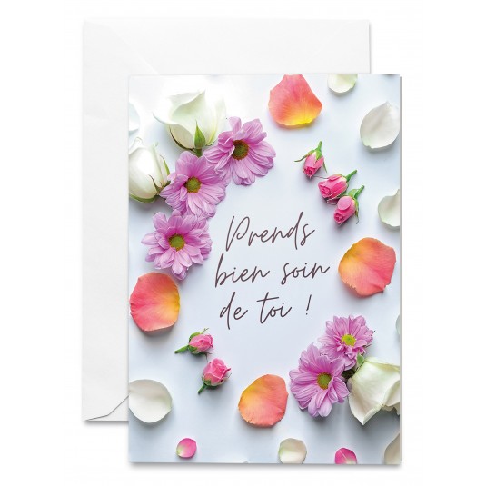 Carnet Fleurs et p&eacute;tales sur une table