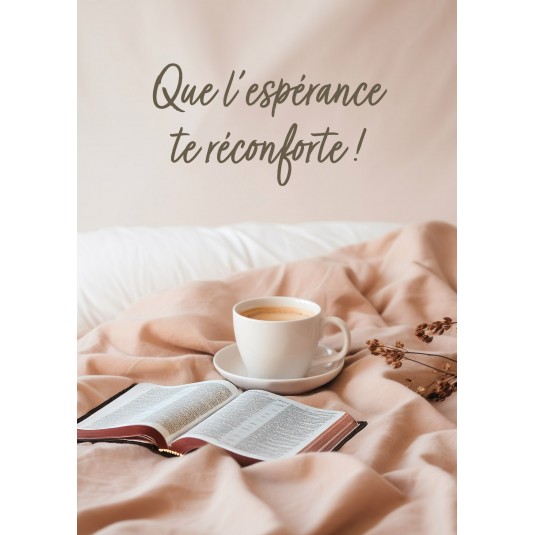 Carte avec message Bible et tasse de caf&eacute; sur une couverture