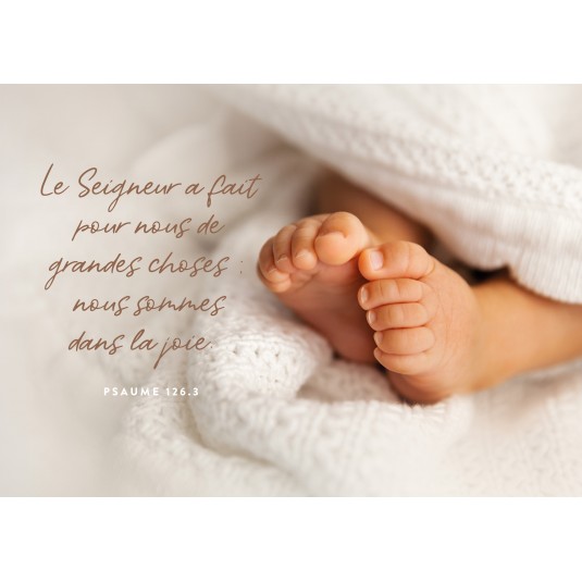 Carte Avec Verset Pieds de b&eacute;b&eacute; sous une couverture blanche