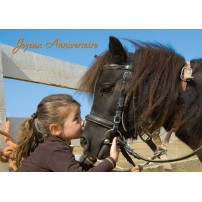 CARTE FLASH : Fillette embrassant un poney(JA)