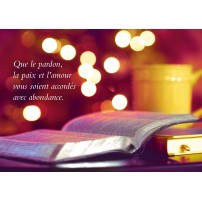 CARTE FA : Bible ouverte sur fond flou