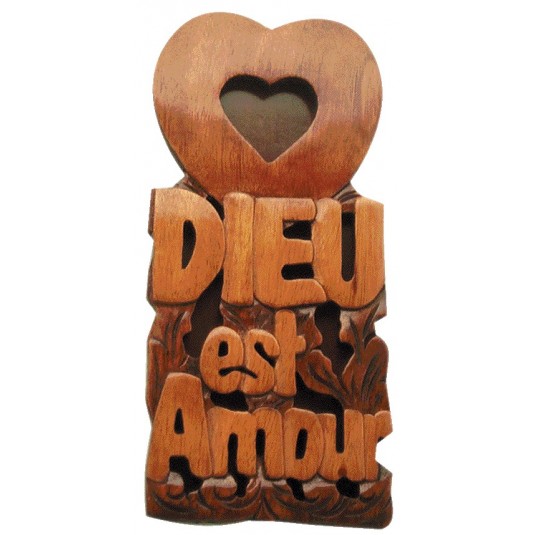 Dieu est amour en bois