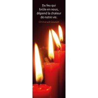 Signet Une rangée de bougies rouges allumées