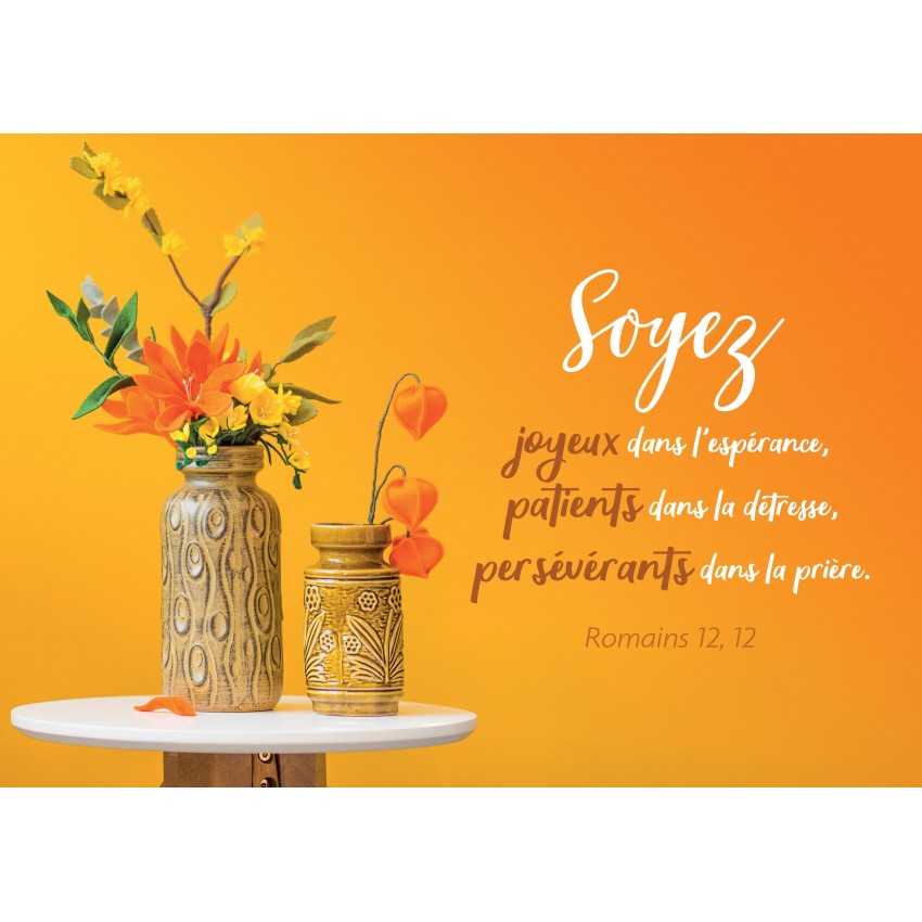 Carte Avec Verset Bouquets dans des vases sur une table