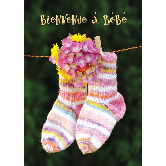 Carte Avec Message Chaussettes de bébé suspendues sur un fil