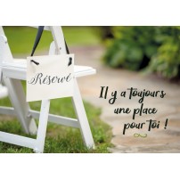 Carte Avec Message Chaise dans un jardin avec un paneau "Réservé"